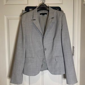 Express skirt suit